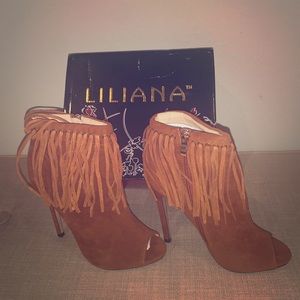 NWT Super Sexy Cognac Heels tassels. New iSize 8